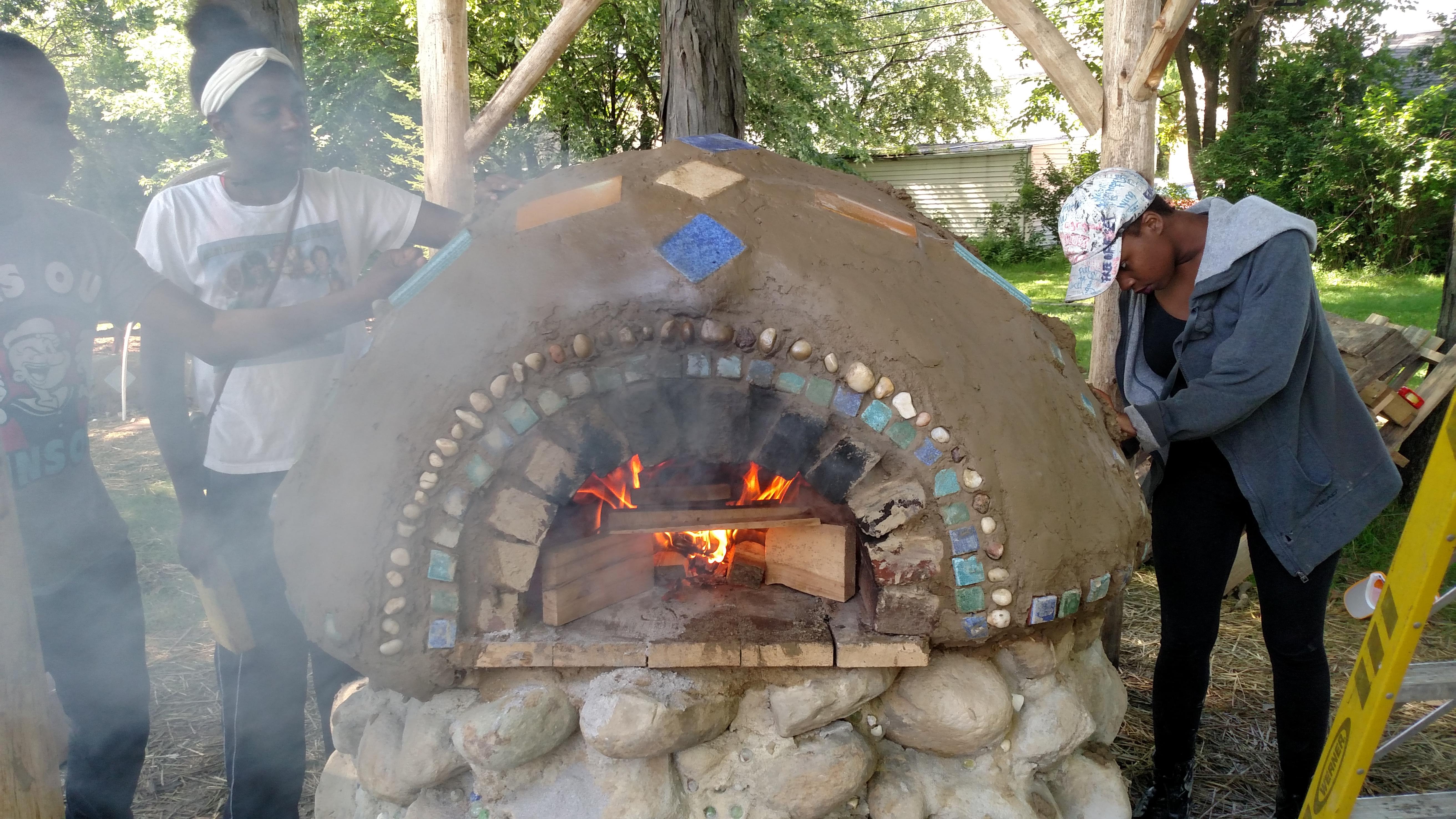 Firing the Gearity Earthen Cob Oven